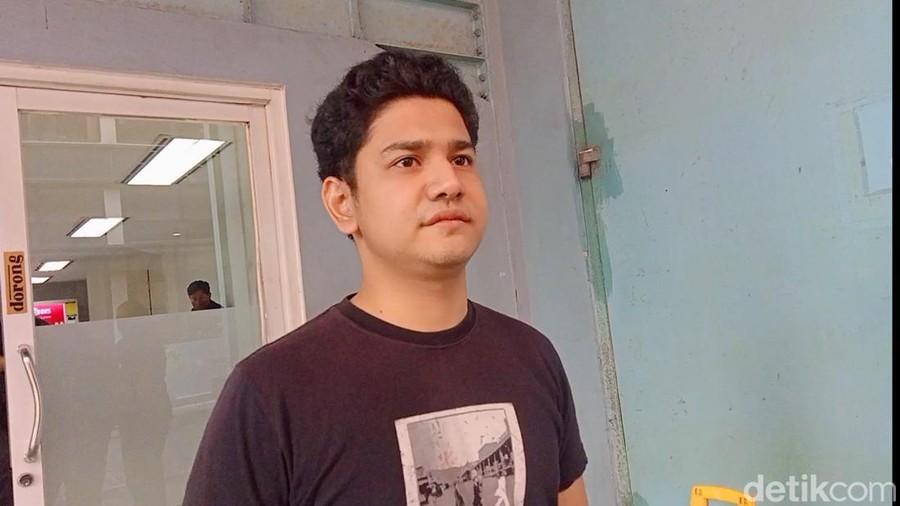 Syakir Daulay Syakir Daulay saat ditemui di kawasan Trans TV.