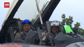VIDEO: Usai Keliling Jakarta Naik F16, Prabowo Komentar Begini