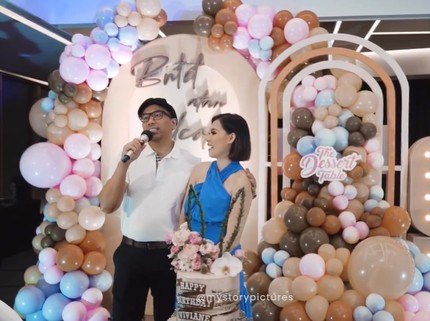 7 Potret Viviane Istri Sammy Simorangkir Pesta Gender Reveal, Bahagia & Penuh Haru