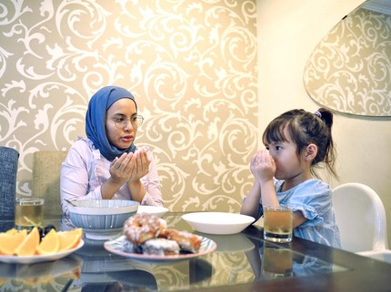 4 Cara Mengajarkan Anak Berkebutuhan Khusus Berpuasa, Apa Hukumnya Jika Tak Puasa?