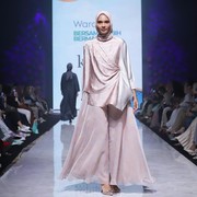 Tren Busana Modest Bernuansa Flora dan Feminin di MUFFEST+ 2023