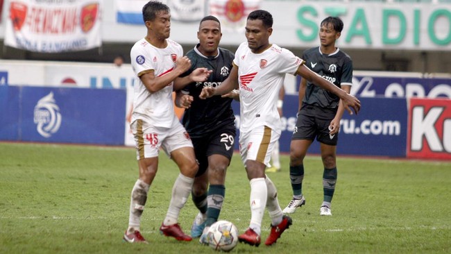 PSM Makassar terus menjauh dari Persib Bandung dan Persija Jakarta lewat kemenangan di pekan ke-29 yang mereka raih atas Persikabo.