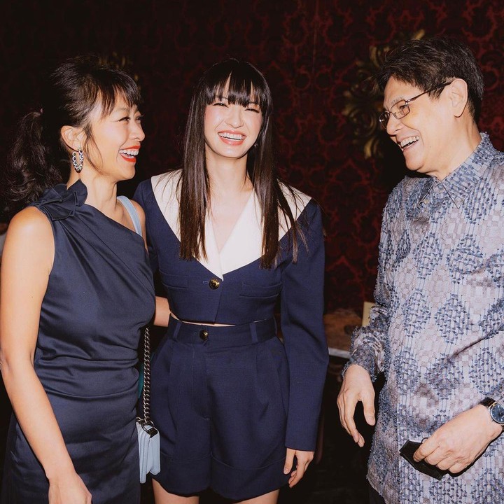 <p>Perayaan ulang tahun ini benar-benar dinikmati oleh Raline dan para tamu undangannya, Bunda. Di foto-foto ini, semuanya terlihat <em>happy</em>, ya? (Foto: Instagram ralineshah)<br /><br /><br /></p>