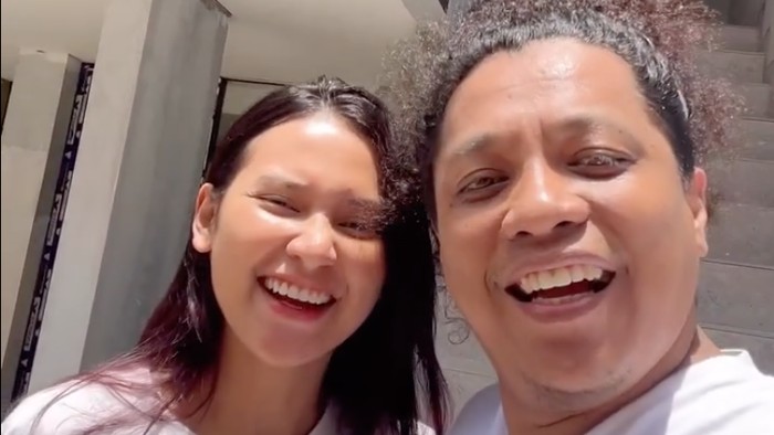 Rumah Baru Arie Kriting dan Indah Permatasari