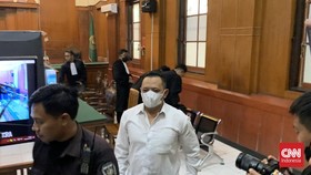 Security Officer Arema Sujud Sambut Vonis Kanjuruhan 1 Tahun Penjara