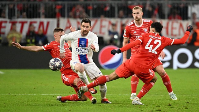 Bintang Paris Saint-Germain (PSG) Lionel Messi jadi sasaran kritik karena gagal membantu tim lolos di Liga Champions.