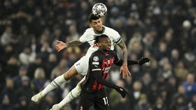 Hasil Liga Champions: Milan ke Perempat Final, Romero Kartu Merah