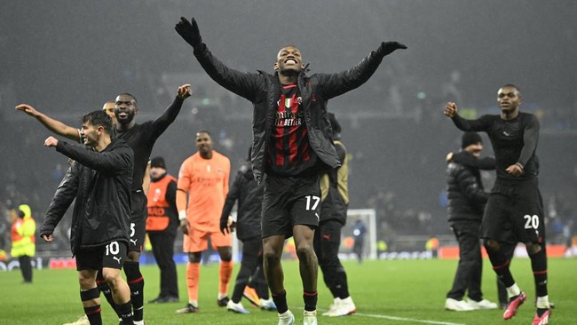 Sebanyak empat tim memastikan lolos ke babak perempat final Liga Champions usai pertandingan leg kedua 16 besar, Kamis (9/3) dini hari WIB.