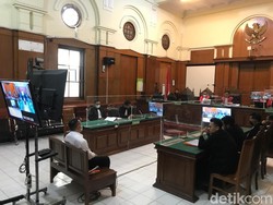 Security Officer Arema Divonis 1 Tahun Bui di Sidang Tragedi Kanjuruhan