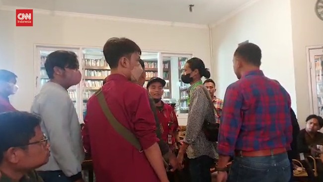 Wakil Ketua Komisi IV DPR RI Daniel Johan baru menyadari belakangan bahwa diskusi terkait orang utan berupaya dibubarkan paksa.