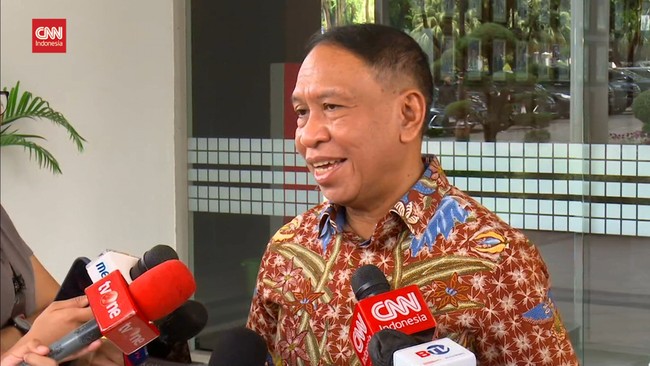Menpora Zainuddin Amali mengantarkan langsung surat pengunduran dirinya ke Istana Kepresidenan, Jakarta, Kamis (9/3).