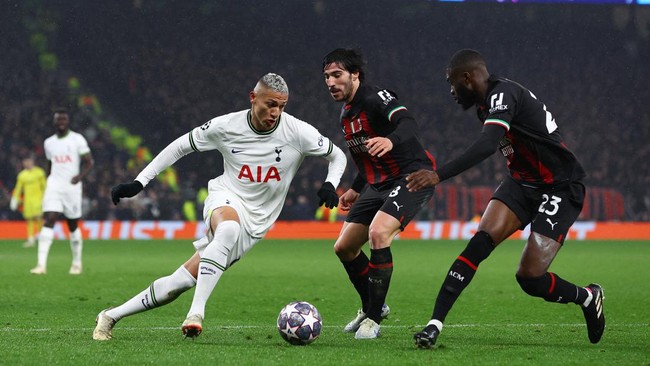 Richarlison mengutarakan kekecewaan pada keputusan Antonio Conte di balik tersingkirnya Tottenham Hotspur di Liga Champions.