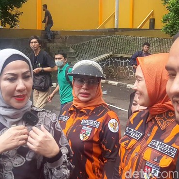 Barang Milik Ferry Irawan Tinggal Diangkut, Venna Melinda Tunggu Surat Kuasa