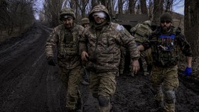 1.100 Tentara Rusia Tewas di Bakhmut hingga Sekte Uganda Bakar Anggota