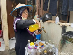 Obrolan Singkat dengan Penjual Jamu Klasik di Bandung