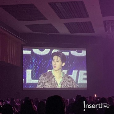 B.I Hentikan Keamanan yang Coba Usir Fans saat Konser di Jakarta