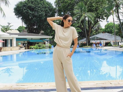7 Potret Donna Agnesia Makin Langsing Buat Netizen Heboh, Badannya Bikin Iri