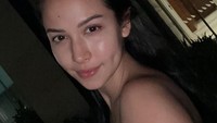 <p>Aktris Estelle Linden pamer baby bump kehamilan pertamanya di media sosial. Untuk pertama kalinya, Estelle membagikan potret ini ke publik. (Foto: Instagram @estelleelinden)</p>