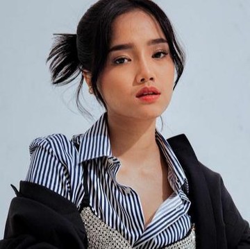 Ragam Penampilan Fuji saat Pemotretan, Mulai dari Kasual hingga Glamor yang Menarik untuk Ditiru!