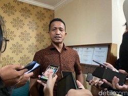 Formappi Nilai Anggota DPRD DKI Main Game di Rapat Rugikan Citra Lembaga