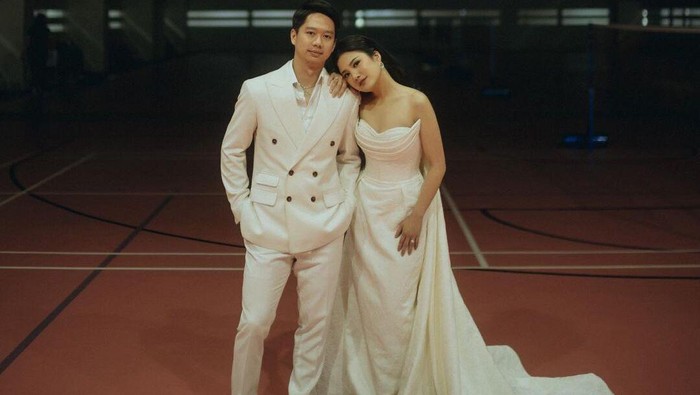 img-title Deretan Potret Gaya Prewedding Kevin Sanjaya dan Valencia Tanoesoedibjo! Hadirkan Beragam Tema