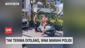 VIDEO: Tak Terima Ditilang, WNA Marahi Polisi