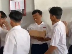 Ridwan Kamil Puji Aksi Pelajar Tasik Urunan Beli Sepatu untuk Teman