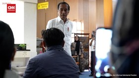 VIDEO: Sidak KPP Pratama Solo, Jokowi Kaget Warga Masih Antre