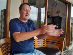 6 Fakta Bule Belgia di Pangandaran yang Fasih Bahasa Sunda