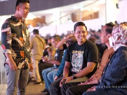 Momen Bupati Kendal Dico Nonton Konser Deep Purple  Bareng Gibran