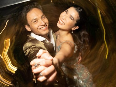 img-title Gaet Jefri Nichol di Video Klip, Christie: Dia Sangat Bertalenta