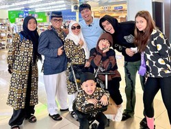 Momen Gala Sky dan Pengasuh Diboyong Orang Tua Fuji Umrah
