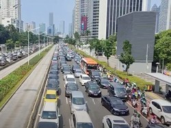 Jalan Jenderal Sudirman Padat Merayap Jelang Konser BLACKPINK di GBK