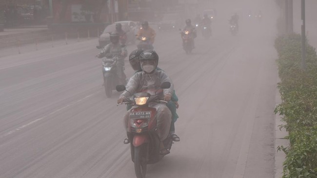 Pemerintah Daerah Istimewa Yogyakarta (DIY) memastikan wilayahnya tetap aman dikunjungi wisatawan di tengah erupsi Gunung Merapi.