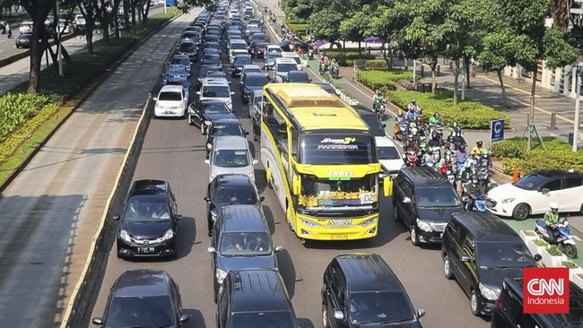 Jalan di sekitar Gelora Bung Karno (GBK) Senayan, tidak ditutup saat berjalan pertandingan kualifikasi Piala Dunia antara Timnas Indonesia melawan Australia