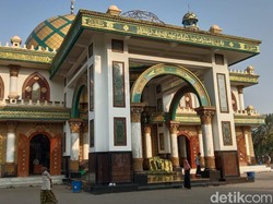 Masjid Syaikhona Kholil Mulai Dipercantik Sambut Ramadan