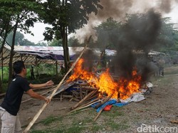 Lokasi Judi Beromzet Puluhan Juta di Mojokerto Digerebek, Arena Dibakar