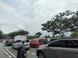 Macet Jelang Konser BLACKPINK, Naik Motor Tanah Abang-GBK 1 Jam
