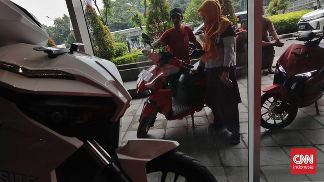 Motor listrik subsidi yang sudah diserahkan ke konsumen mencapai 47.799 unit, ini semakin mendekat target 50 ribu unit tahun ini.