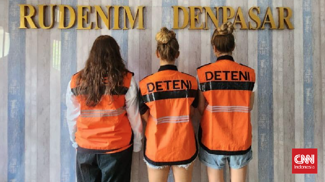 Kemenkumham Bali menyatakan tiga perempuan asal Rusia dideportasi lantaran bekerja sebagai PSK di sebuah vila di Seminyak.