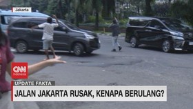 VIDEO: Bahaya Banyaknya Jalan Rusak di Jakarta