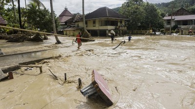 Banjir Cianjur Landa 2 Kecamatan, 100 Rumah Terendam