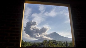 PVMBG Angkat Bicara soal Awan Merapi Mirip Kepala Petruk