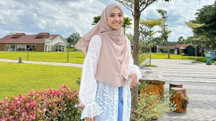 Inspirasi Busana Hijab dengan Outer yang Cocok untuk Gaya Ramadan 2023