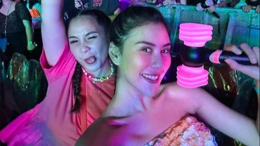 Penampilan ABG Nagita Slavina Nonton Konser BLACKPINK Jadi Sorotan