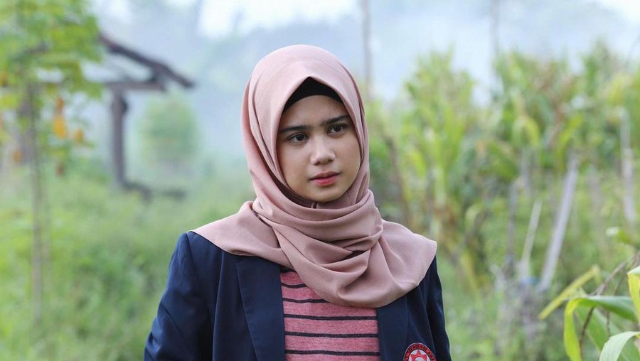 Potret Tissa Biani pakai hijab