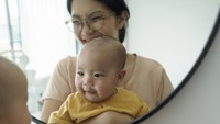 10 Kebiasaan yang Bikin Bayi Pintar, Menarik Dicoba Saat Asuh Si Kecil