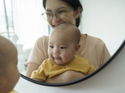 10 Kebiasaan yang Bikin Bayi Pintar, Menarik Dicoba Saat Asuh Si Kecil
