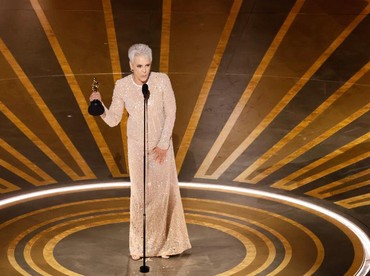 Jamie Lee Curtis Menangkan Best Supporting Actress Oscar 2023