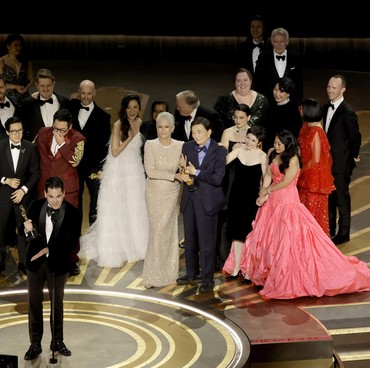 Lengkap 7 Piala, 'Everything Everywhere All at Once' Gondol Film Terbaik Oscar 2023